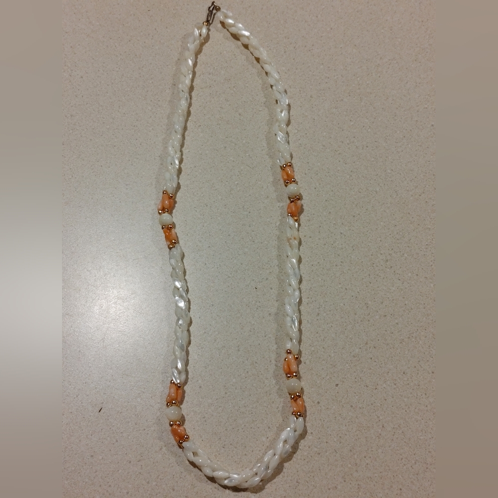 Vintage 80s coral & Mother of Pearl 3 strand necklace